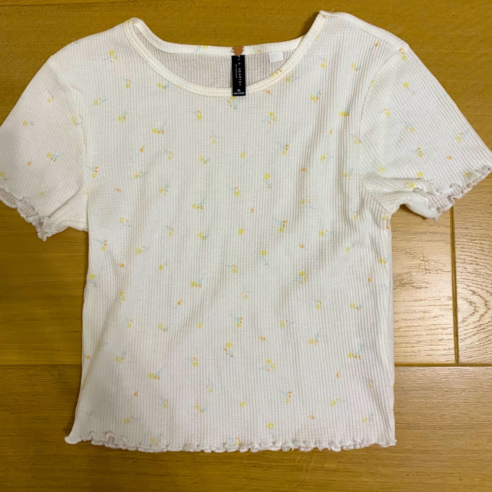 L.A. HEARTS ruffle t-shirt